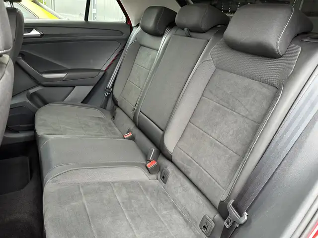 Volkswagen T-Roc view 14