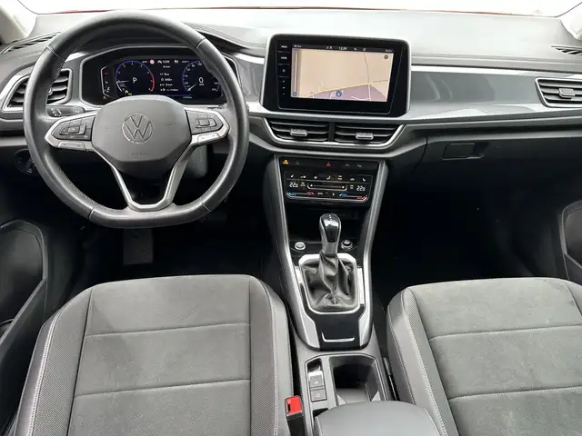 Volkswagen T-Roc view 16