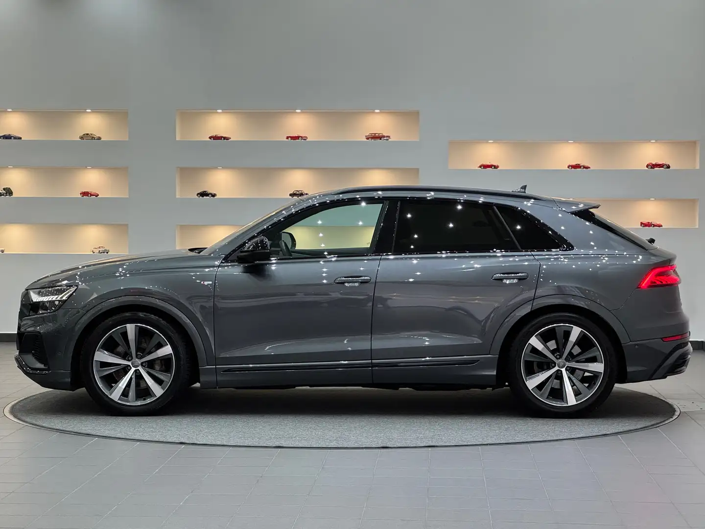 Audi Q8 50 TDI quattro 3.0 S-line *Bang & Olufsen*HUD*AHK* Grau - 2