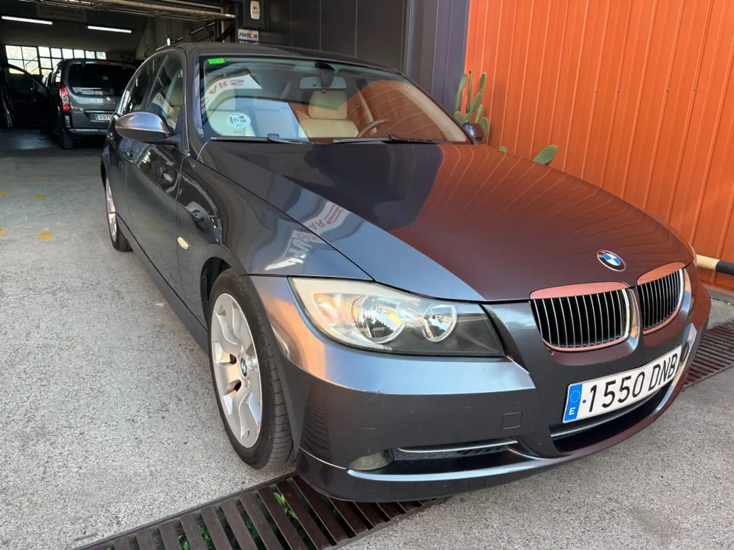 BMW 330 330i Aut. Gris - 2