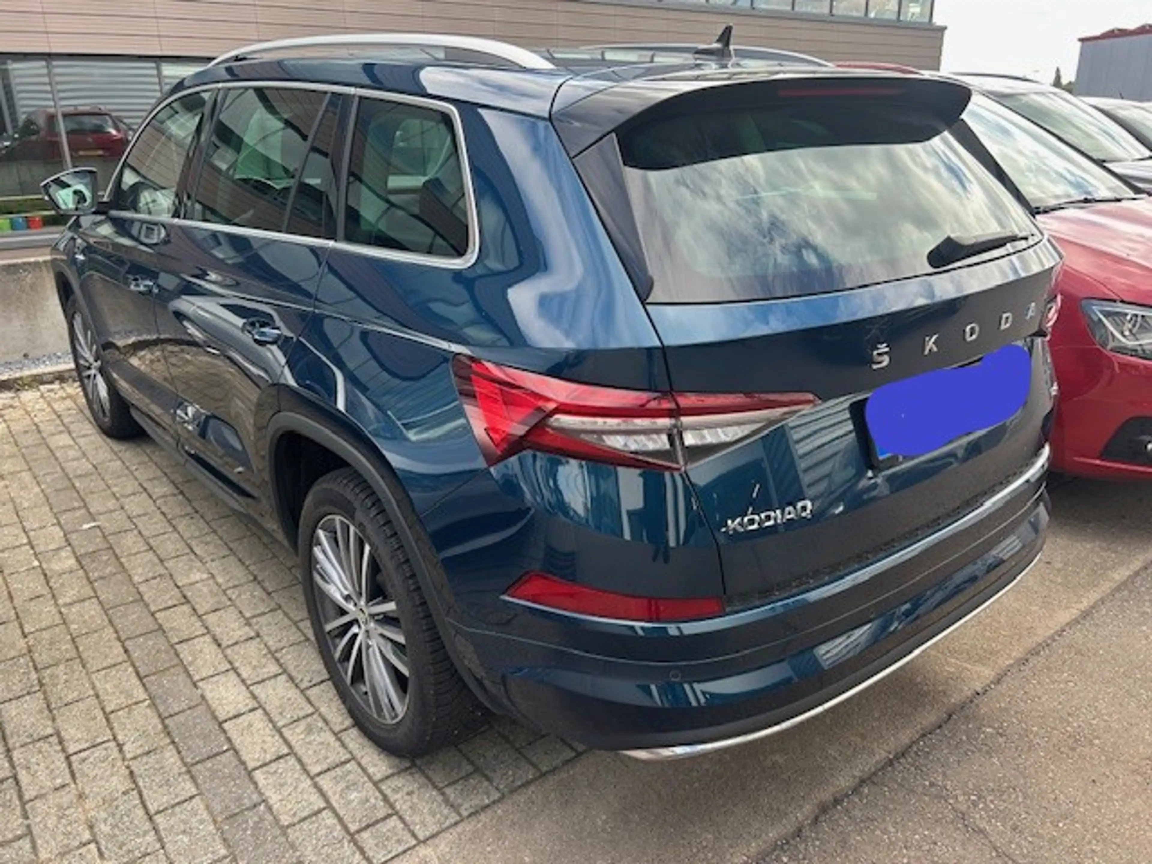 Skoda Kodiaq 2.0 TDI DSG L&K 4x4 *NAVI/LEDER/LED/STHZG* — photo 3