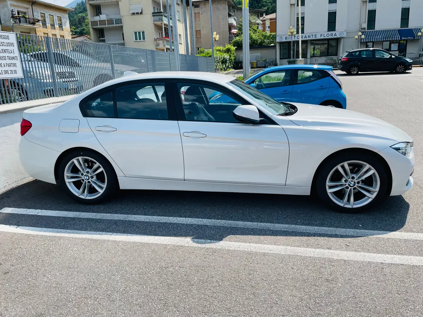 BMW 318 318d Gran Turismo Business Advantage auto Bianco - 1