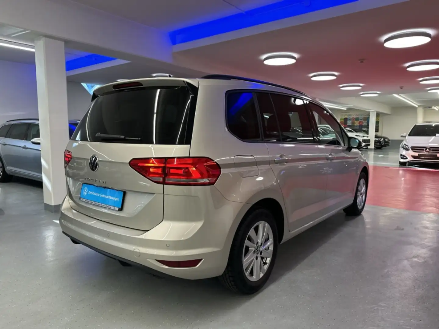 Volkswagen Touran 1.5 TSI DSG Navi ACC Spurwechselassistent Silber - 2