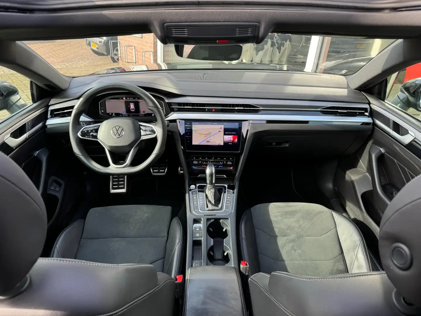 Volkswagen Arteon Shooting Brake 1.4 TSI R-Line I Pano I ACC I Blind Grau - 2