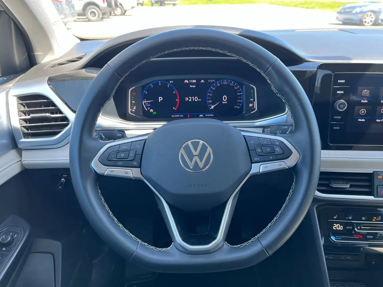 Volkswagen Taos снимка Volkswagen Taos