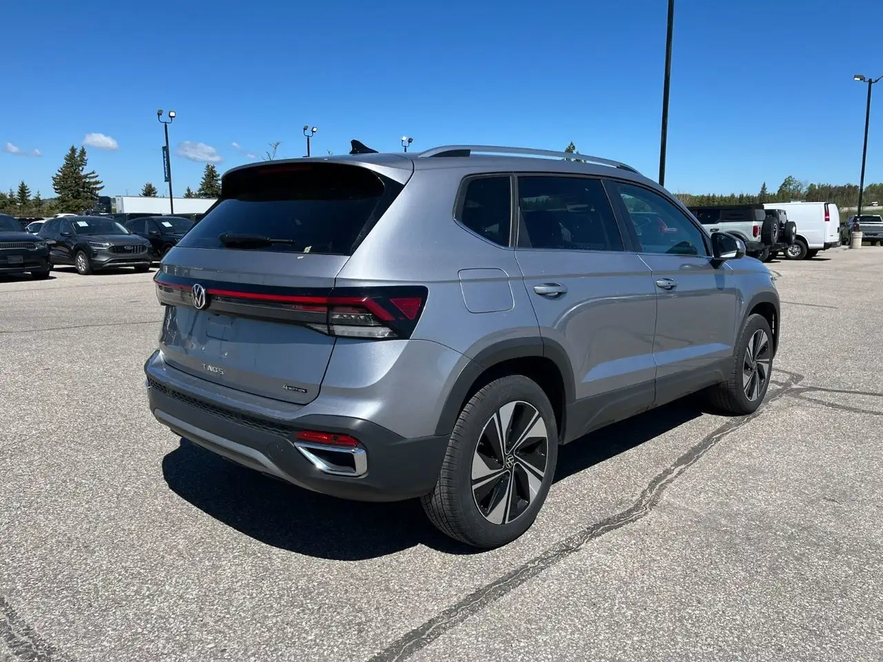 Volkswagen Taos снимка Volkswagen Taos