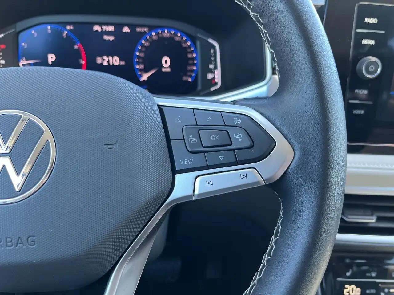 Volkswagen Taos снимка Volkswagen Taos