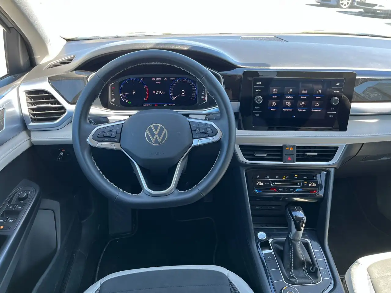 Volkswagen Taos снимка Volkswagen Taos