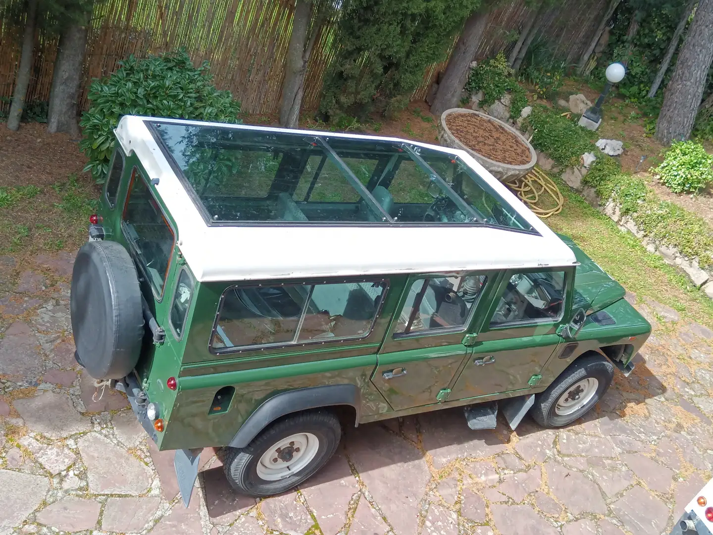 Land Rover Defender 110 Td5. Panoramic Roof Removable Verde - 1