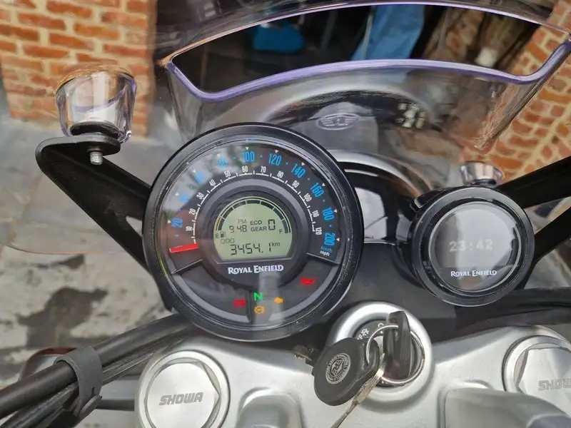 Royal Enfield SUPER METEOR 650 - foto 8