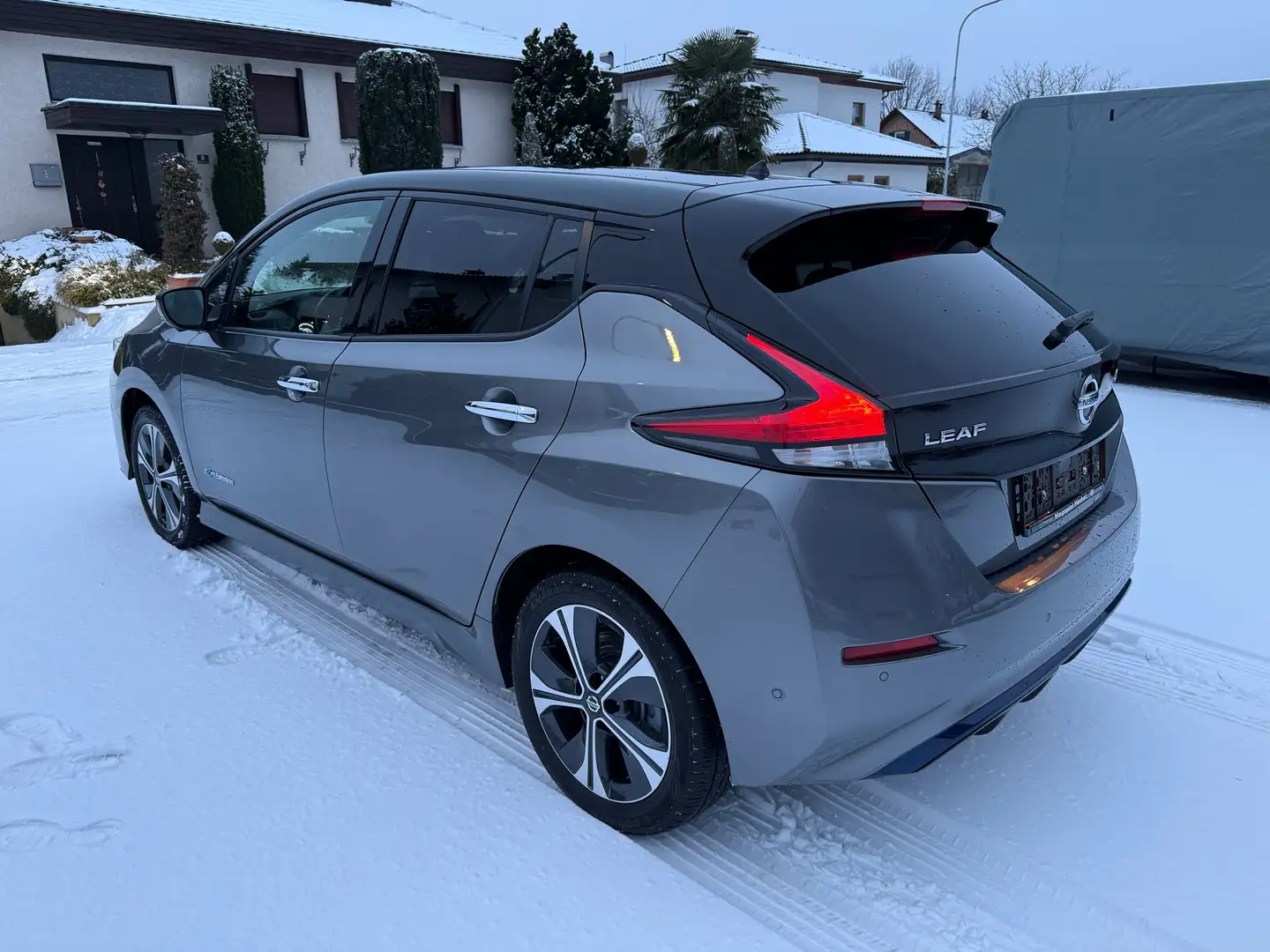 Nissan Leaf Tekna 62 kWh Wärmepumpe 360 Kamera Leder Grau - 2