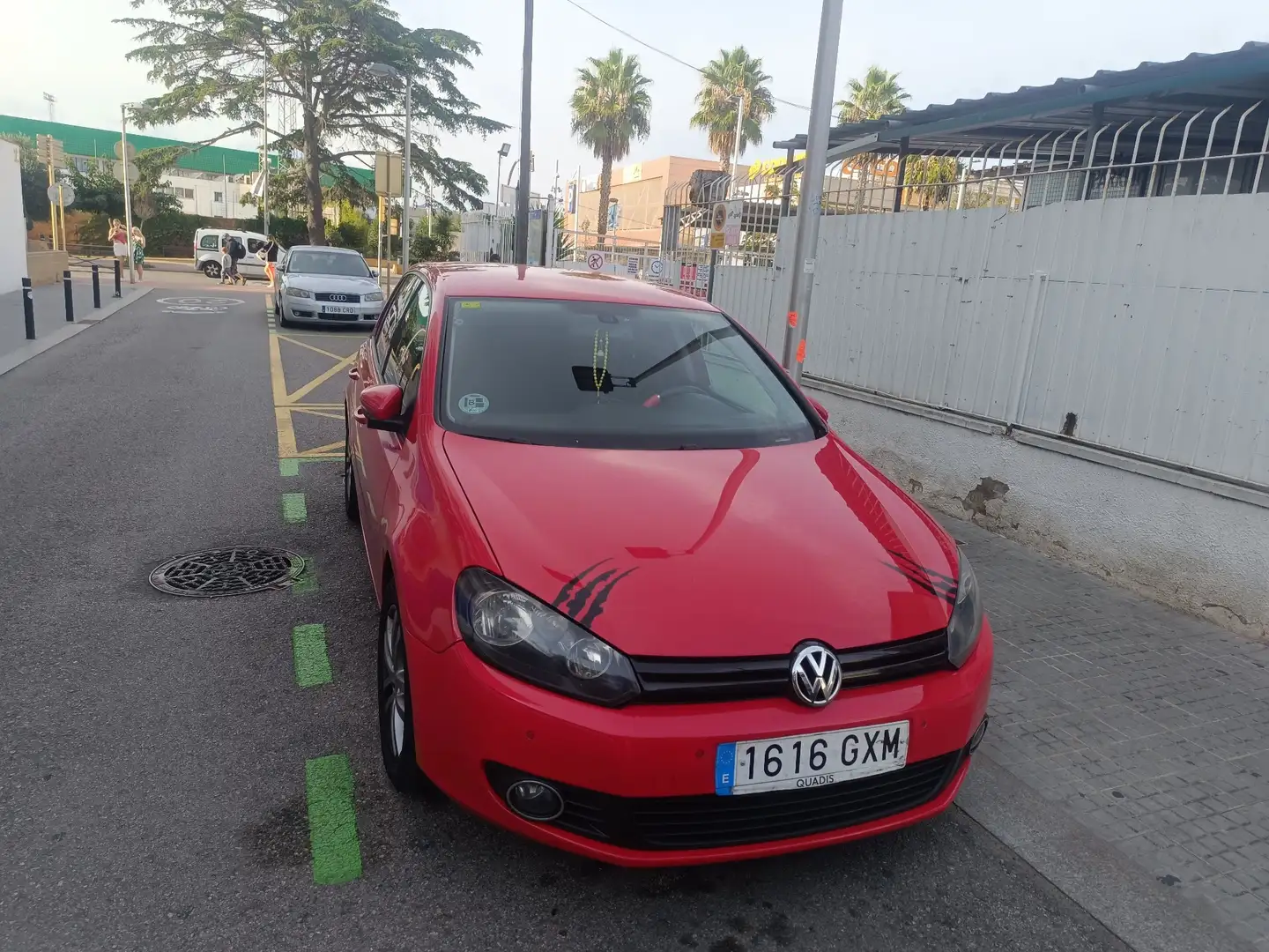 Volkswagen Golf 1.6TDI CR Sport 105 Rojo - 2