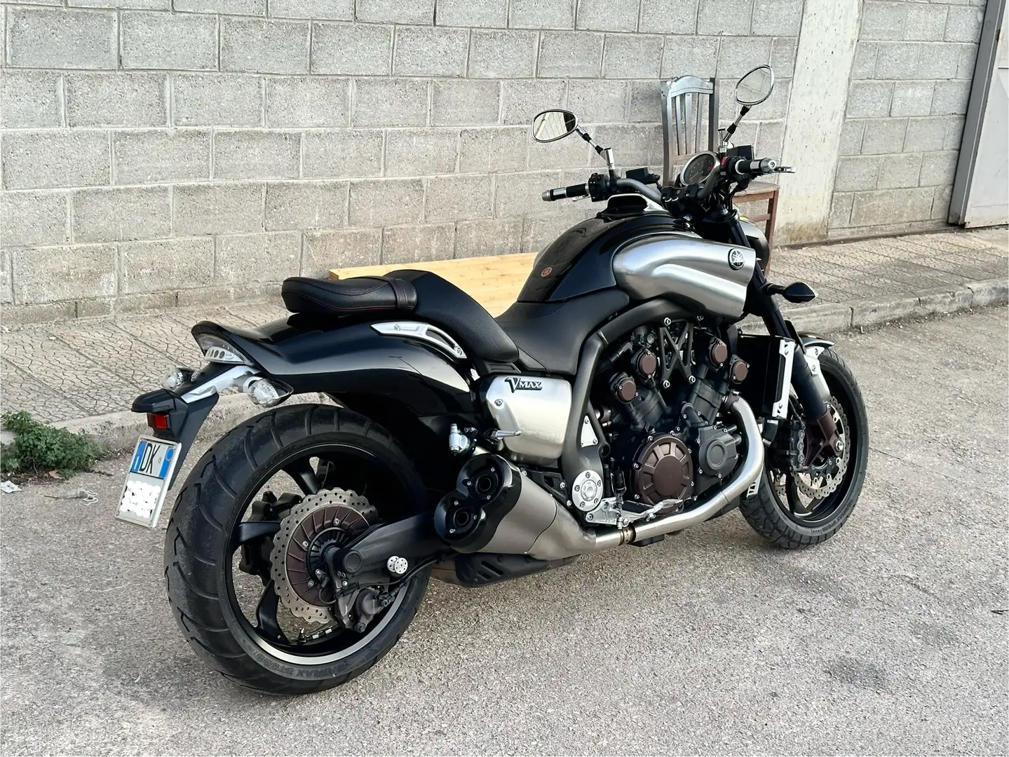 Yamaha Vmax 1700 Negro - 2