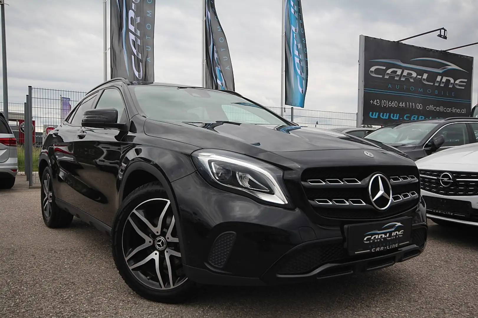 Mercedes-Benz GLA 180 d Aut. |LED |Navi |Rückfahrkamera |Ambientenbel... Schwarz - 1