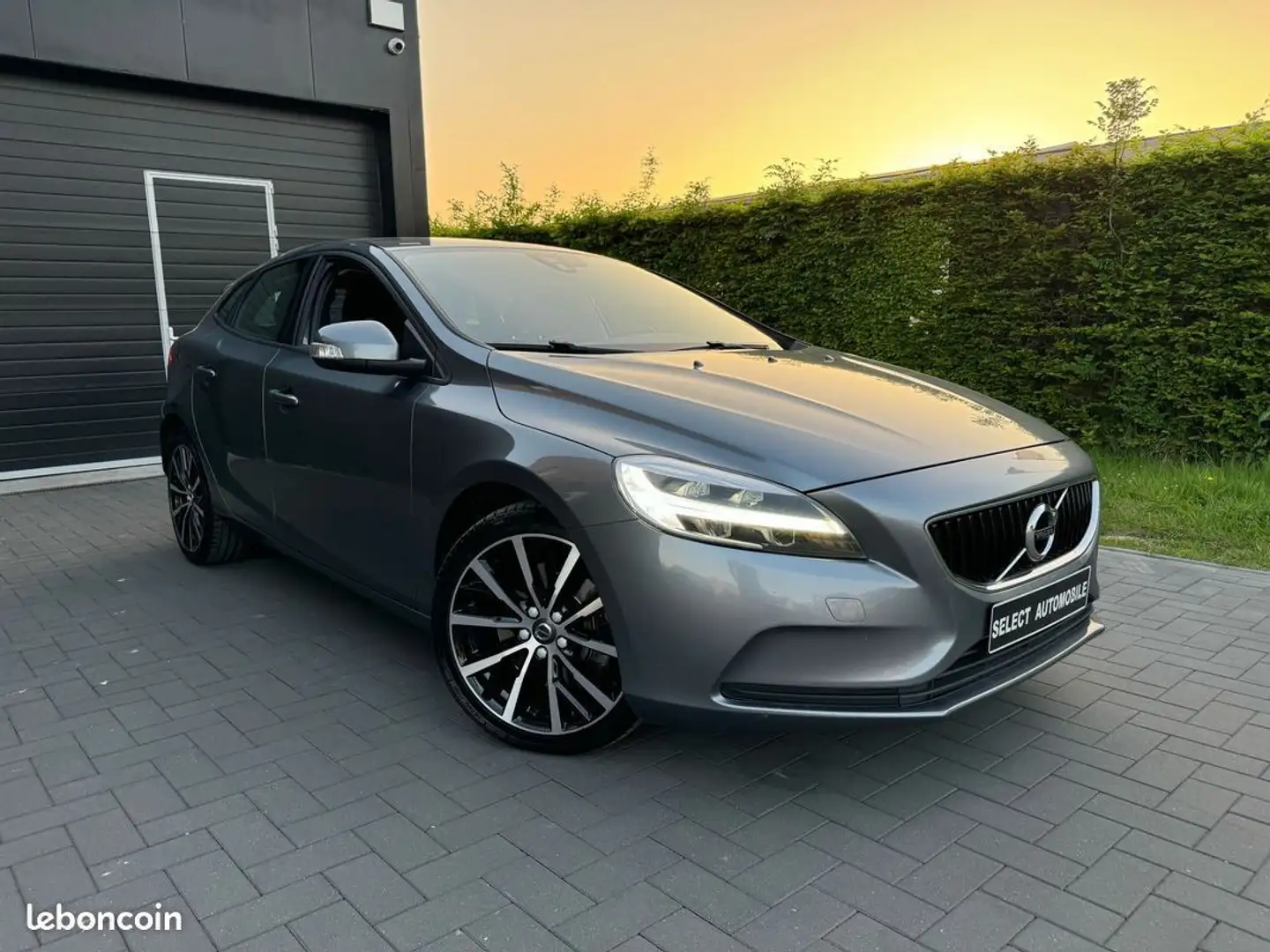 Volvo V40 2.0 d2 120 momentum business geartronic bva GARANT Gris - 2