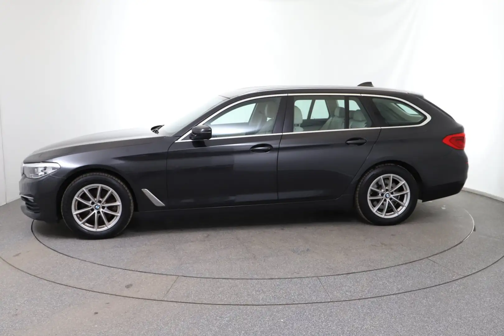 BMW 518 BMW 518d Touring Aut. Grau - 2