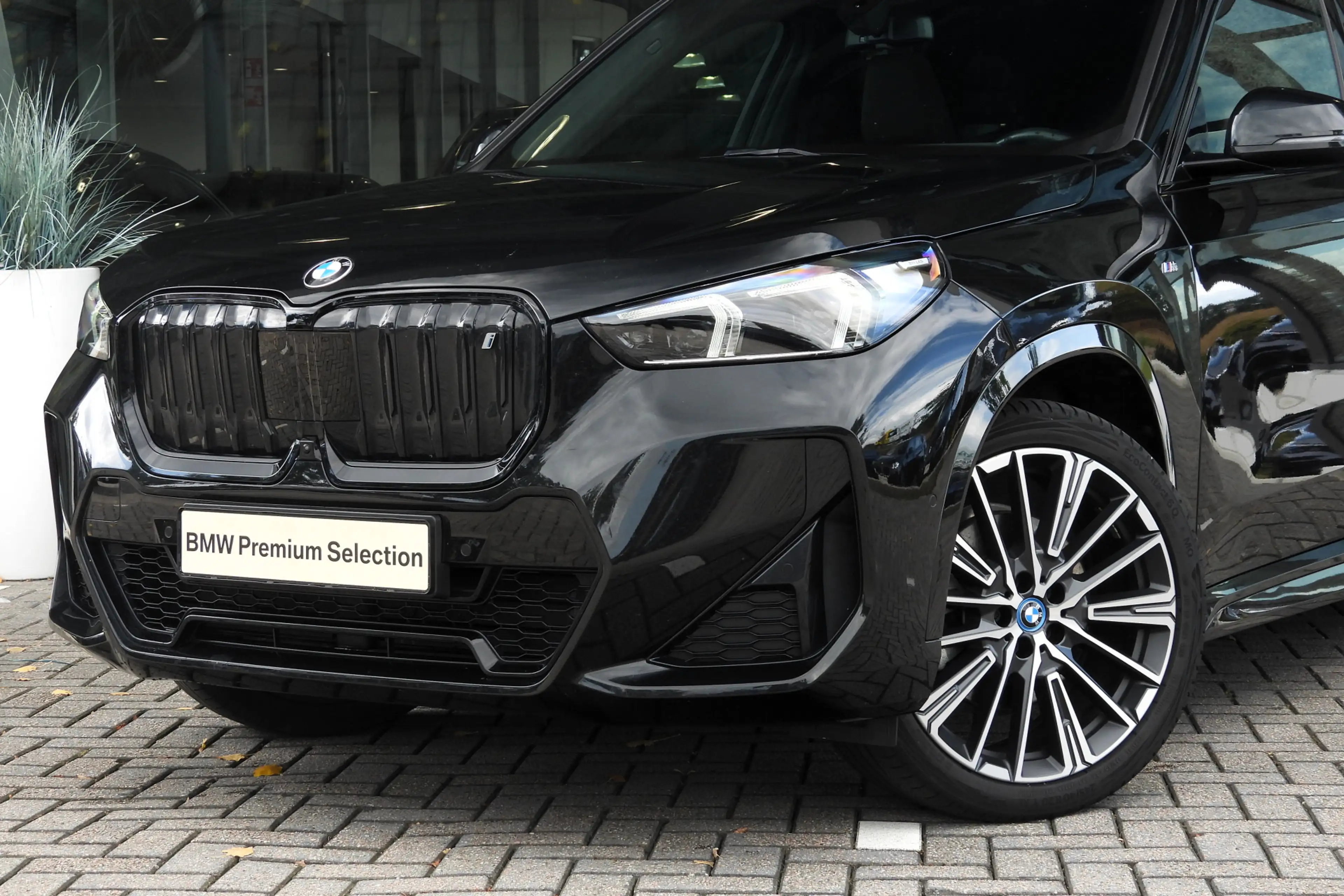 BMW iX1 xDrive30 M Sport / Panoramadak / Trekhaak / Sports — photo 6