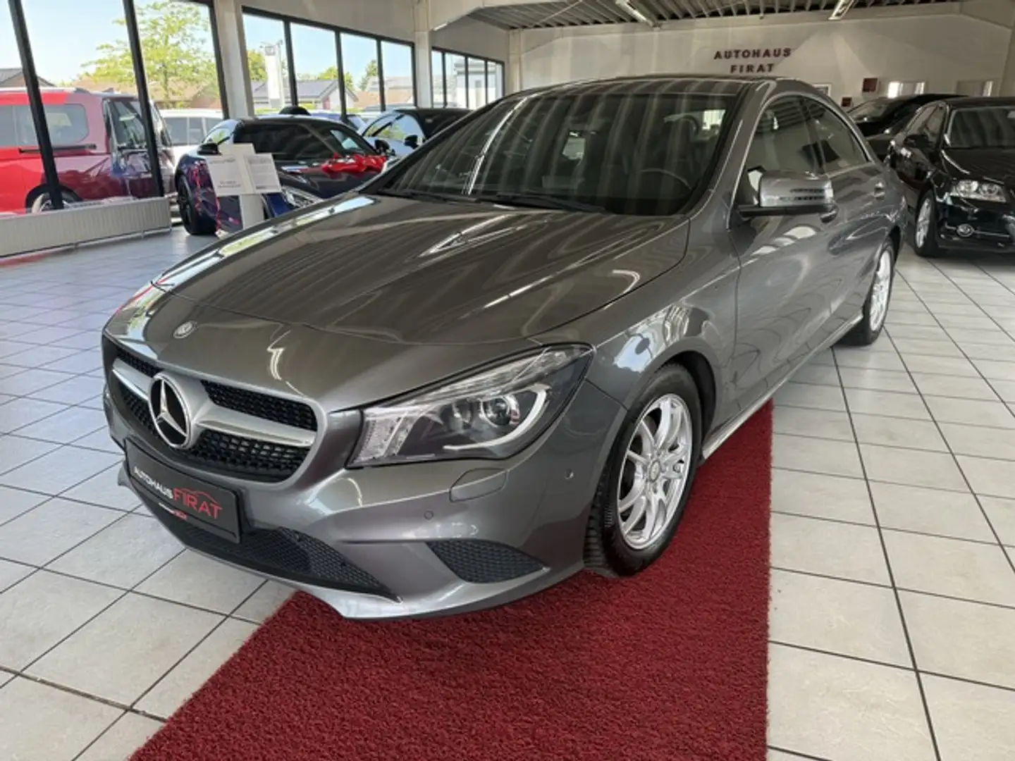 Mercedes-Benz CLA 200 CDI DCT "Urban" Teilleder+Navi+PDC+Alu+SHZ Gris - 1