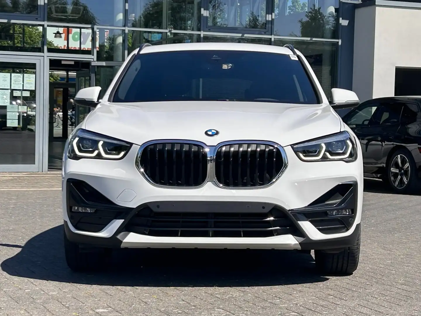 BMW X1 sDrive18i Aut. Sport Line / DAB / AHK abnehmbar Bianco - 2
