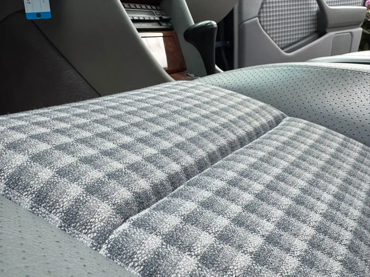 Mercedes-Benz E 500 500E / Nautikblau / Grau / 1. Hand Schweiz, foto 12