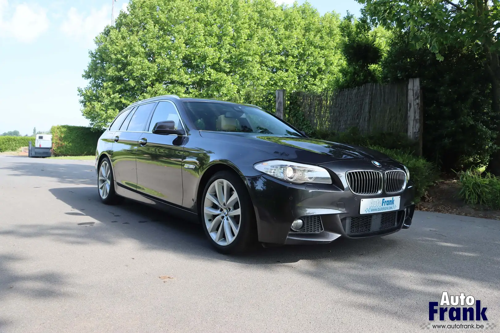 BMW 520 D / TOURING / M-SPORT / PANO / HUD / LEDER Grau - 1