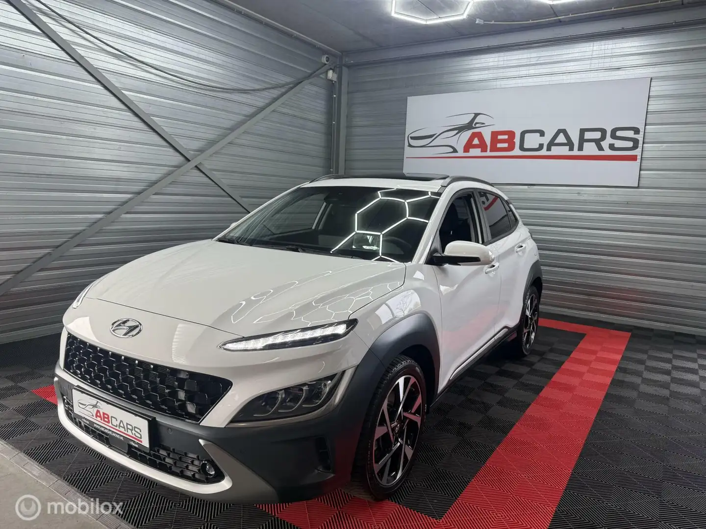 Hyundai KONA 1.6 T-GDI Premium Sky Automaat 200pk Wit - 1