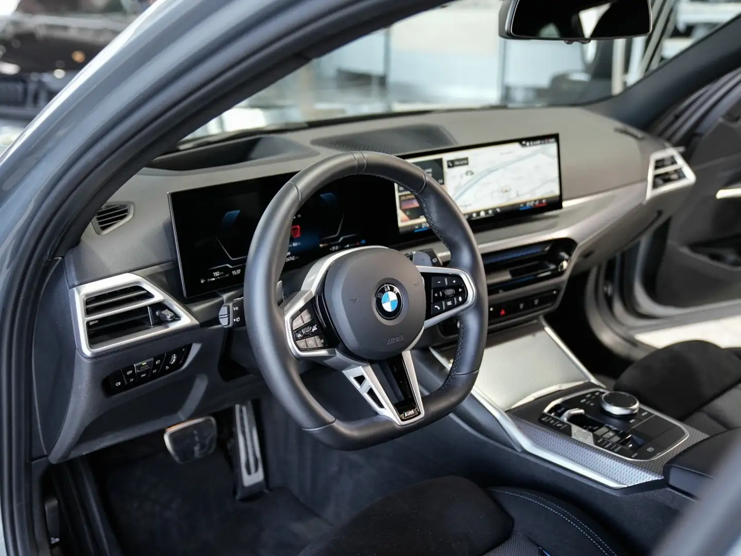 BMW 320 320d xDrive Touring M Sport 360K ACC Komfortzug Gris - 2