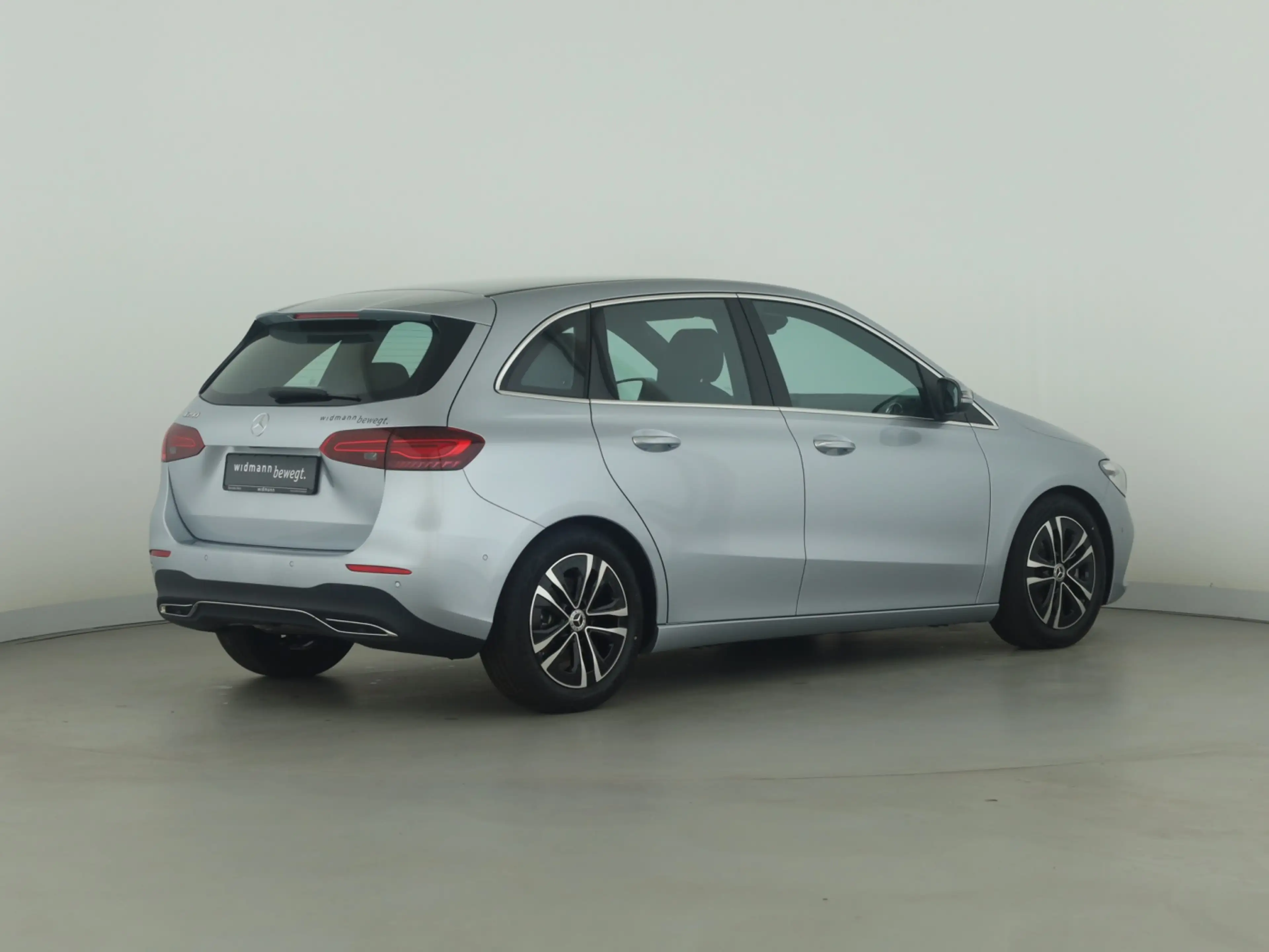 Mercedes-Benz B 200 ACC AHK AUT DynLicht Fernlichtass. Kam. LM — photo 6
