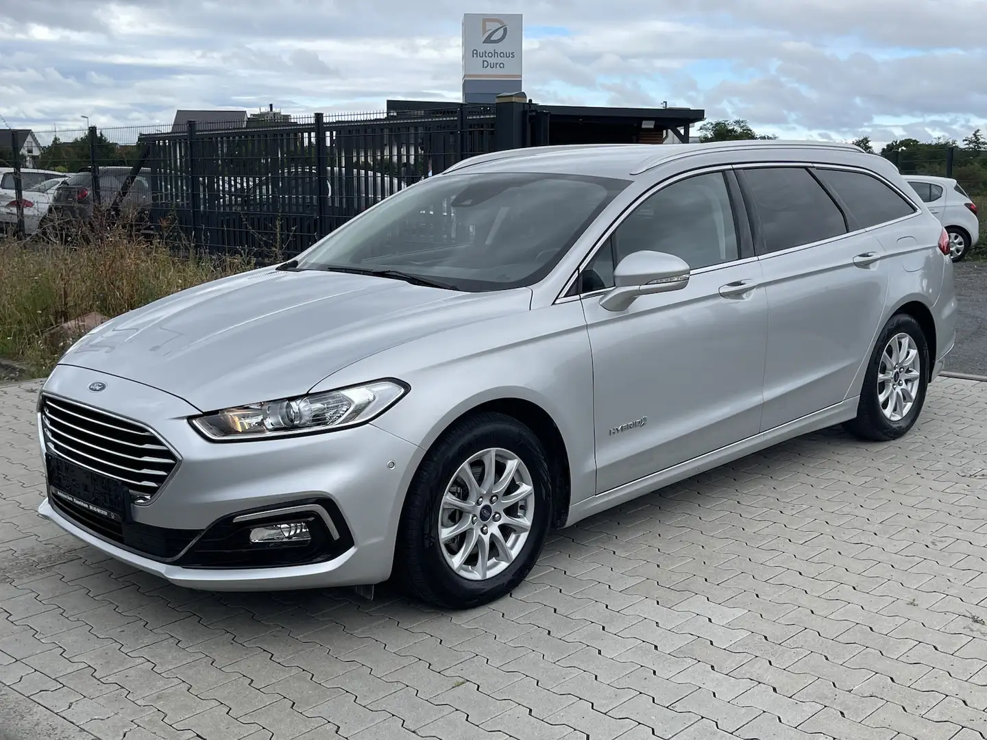 Ford Mondeo 2.0 Ti-CVT Turnier Hybrid Aut. Navi+Shz Silber - 2