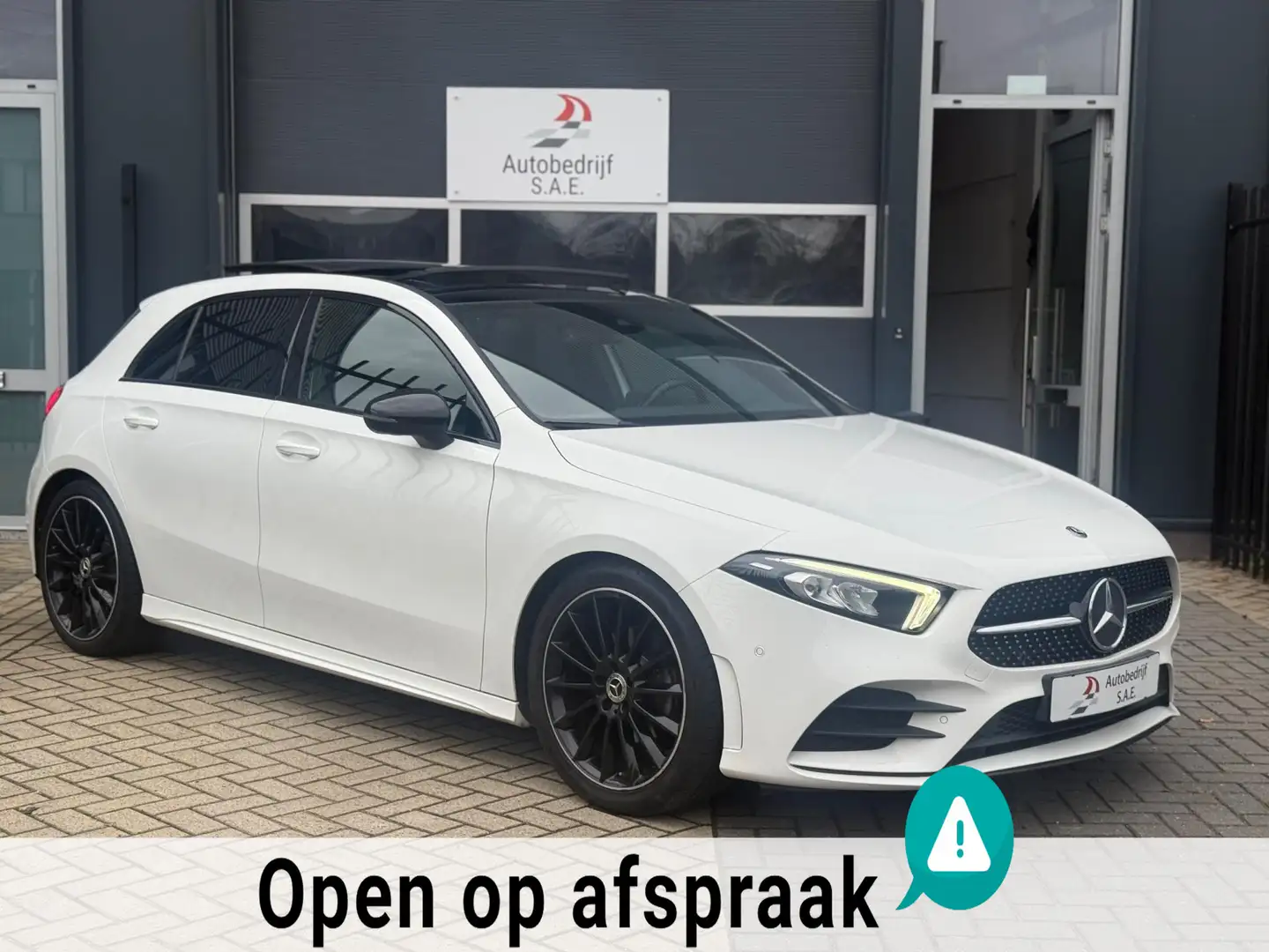 Mercedes-Benz A 200 AMG PANO CARPLAY SFEER NIGHT CAMERA Blanc - 2