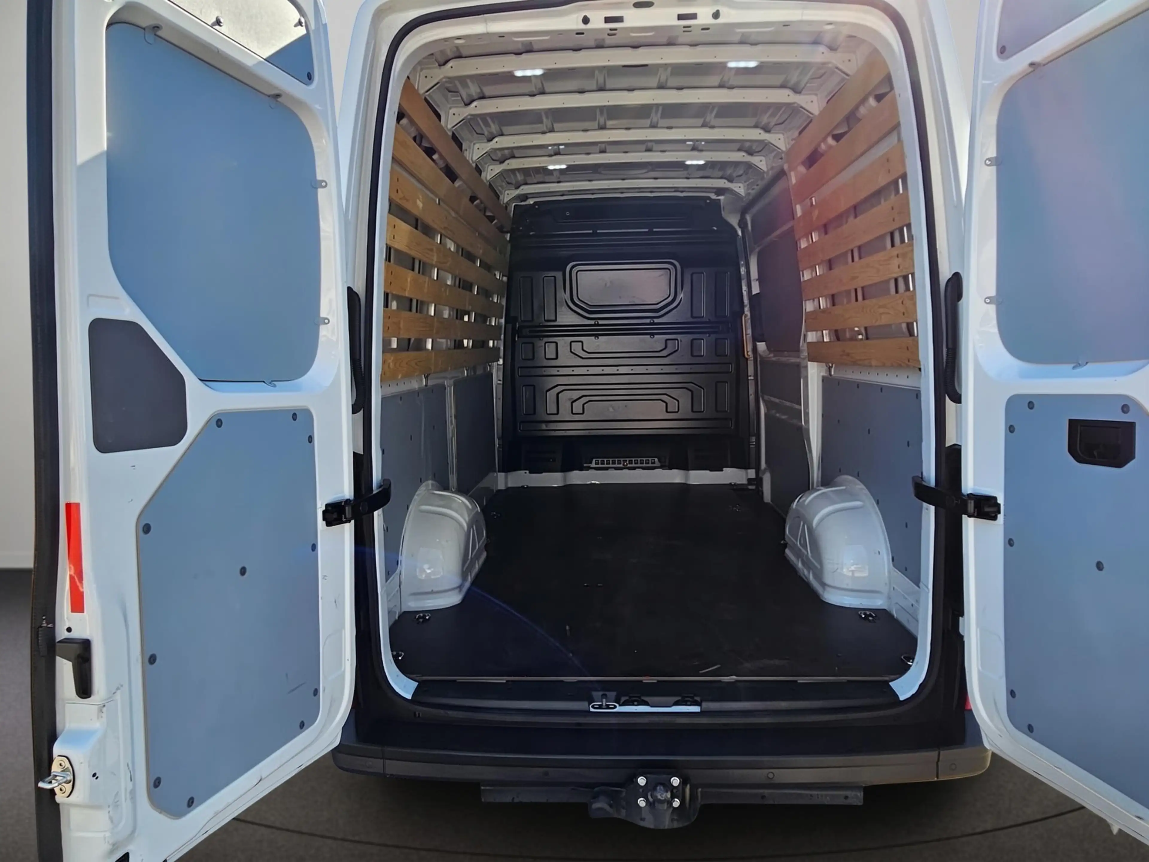 Volkswagen Crafter 35 2.0 TDI L3H3 Highline 140 pk Automaat | FACELIF — photo 11