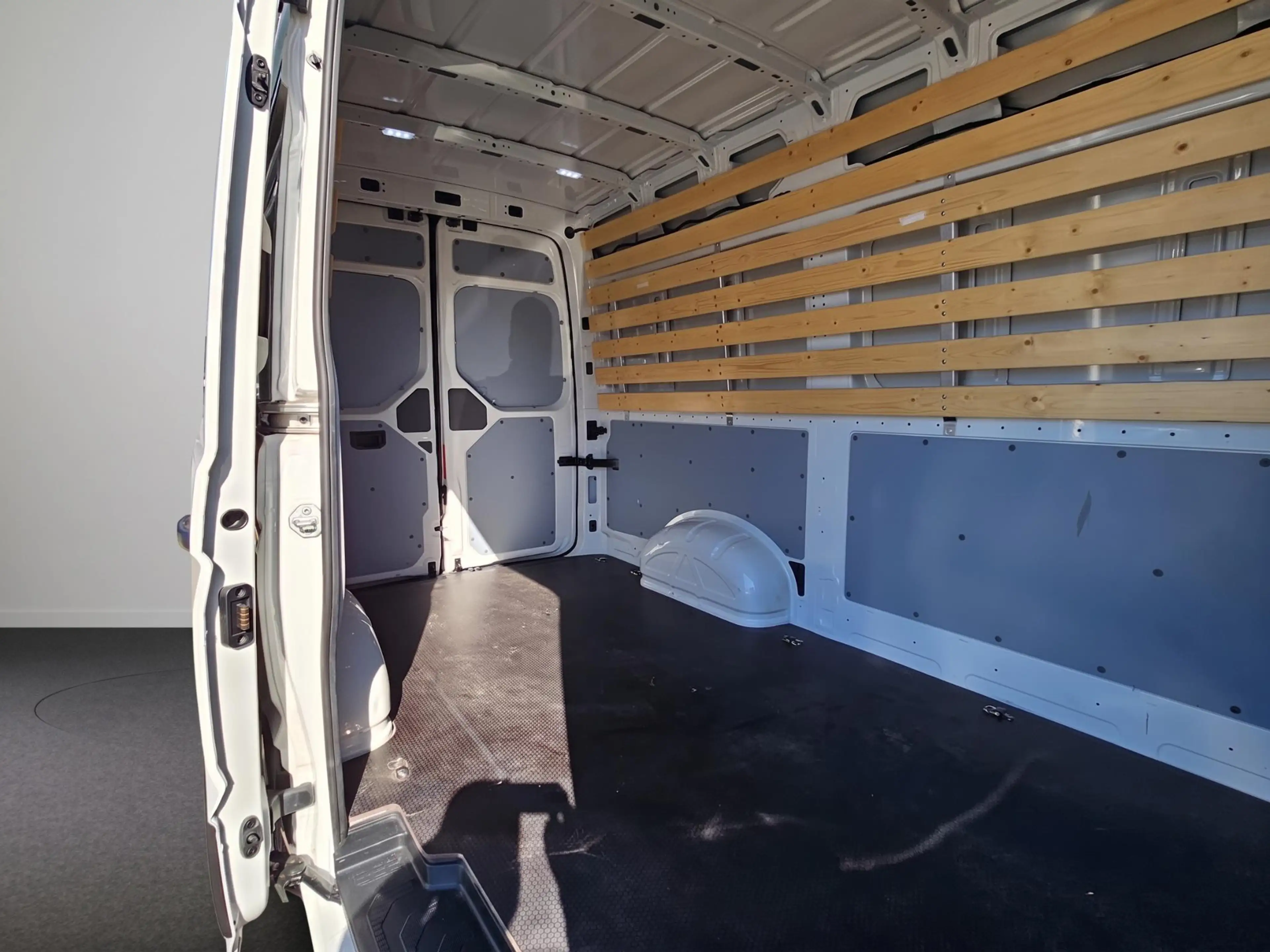 Volkswagen Crafter 35 2.0 TDI L3H3 Highline 140 pk Automaat | FACELIF — photo 13
