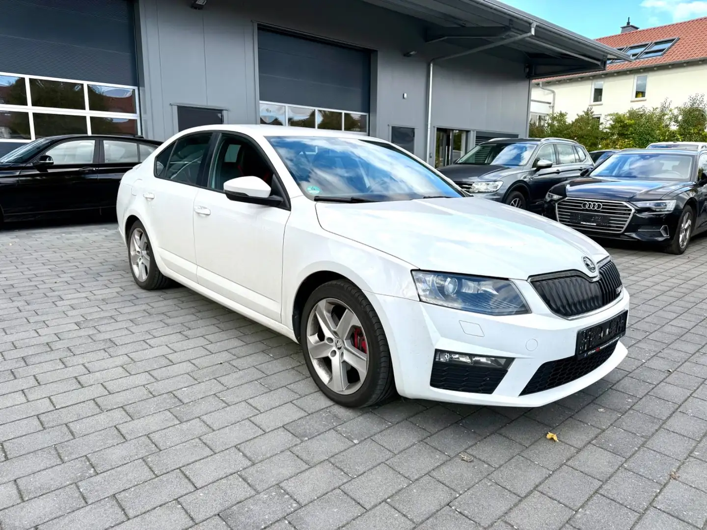 Skoda Octavia Lim. 2.0 TDI RS Green Tec Weiß - 2