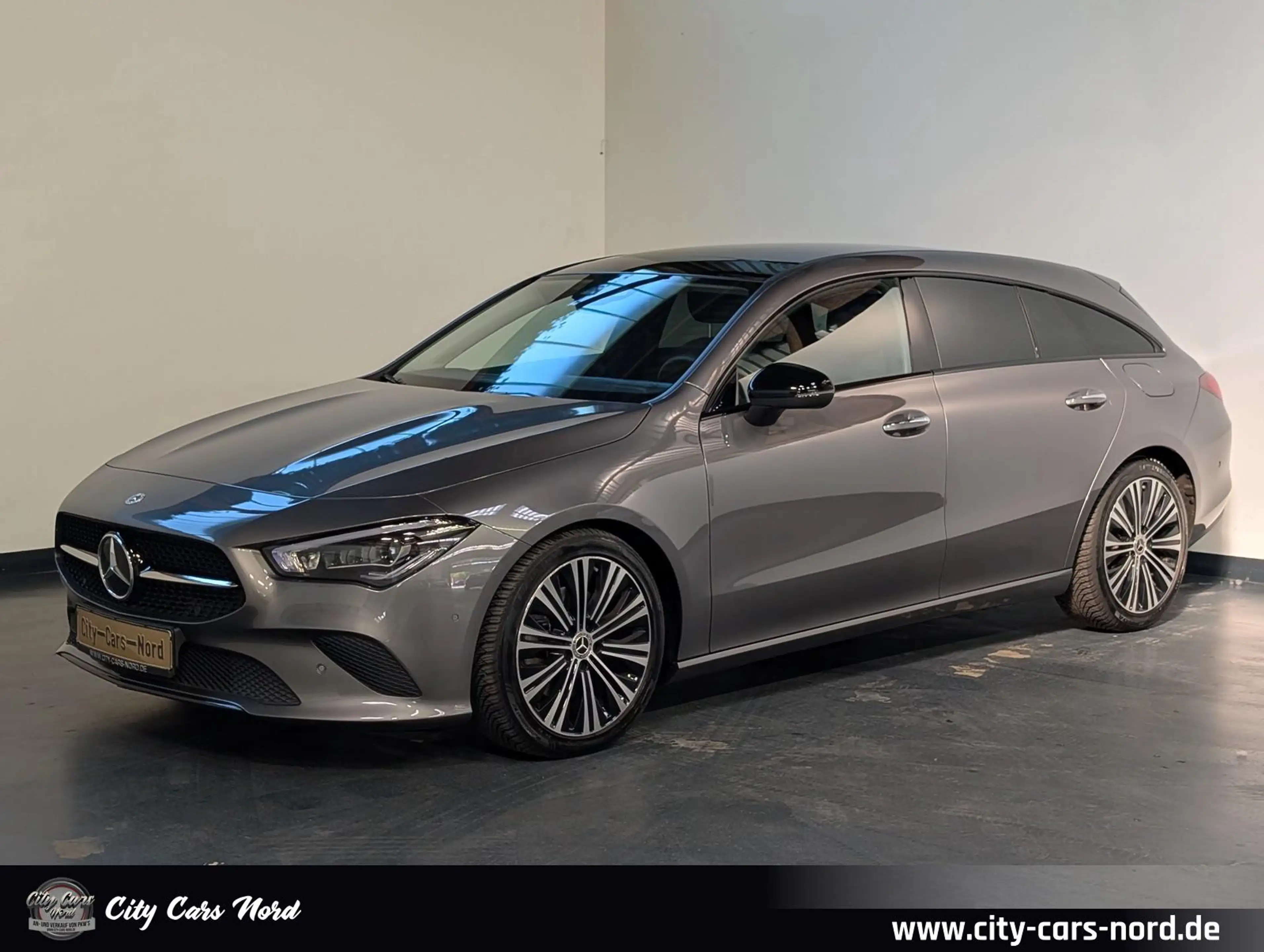 Mercedes-Benz CLA 220 d PROGRESSIVE+PANO+AHK+KAM+LED-AMBIENTE
