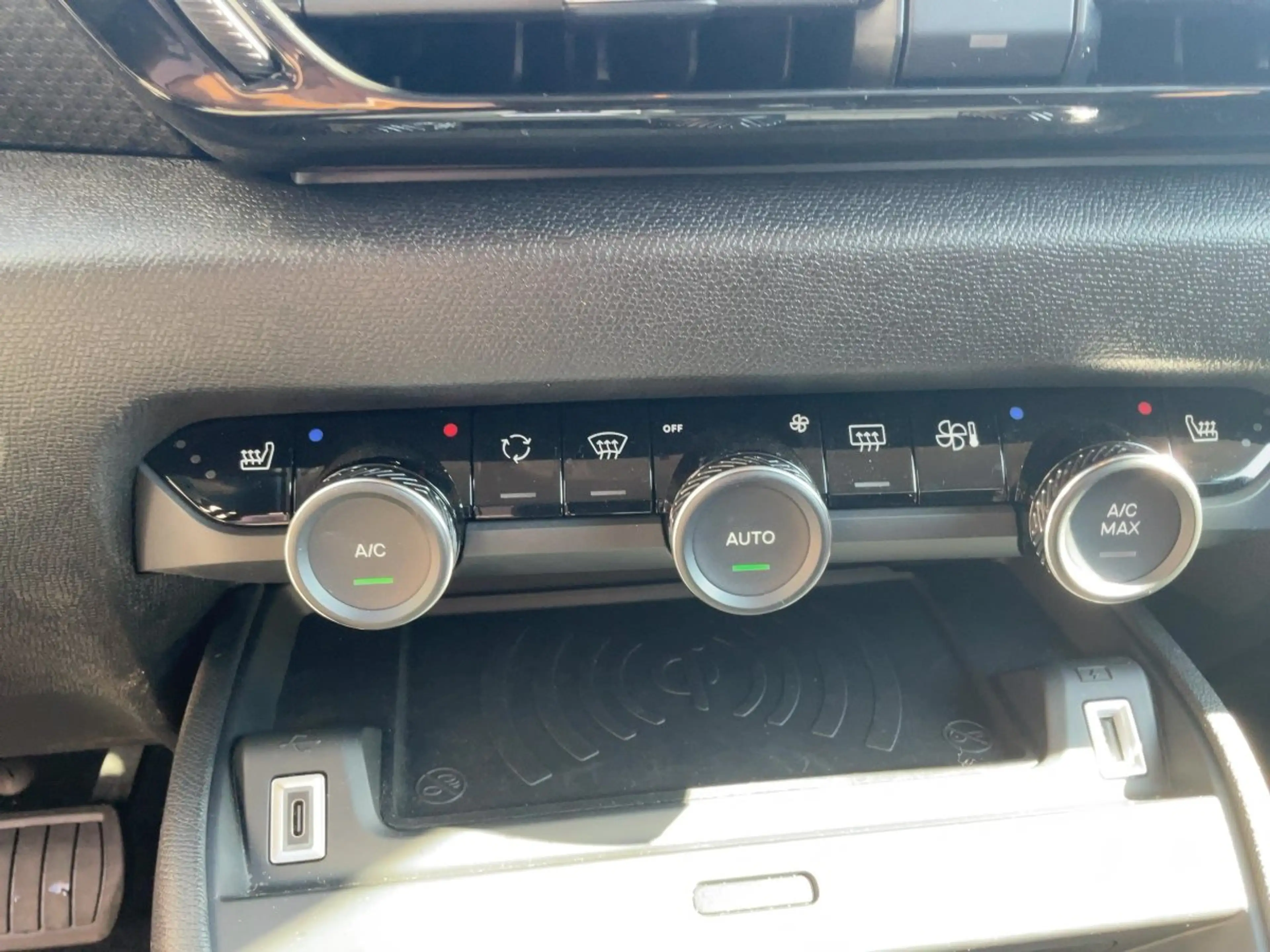 Citroen C4 1.2 PureTech 130 Max LED+Navi+SHZ+2xKlima+LM — photo 15