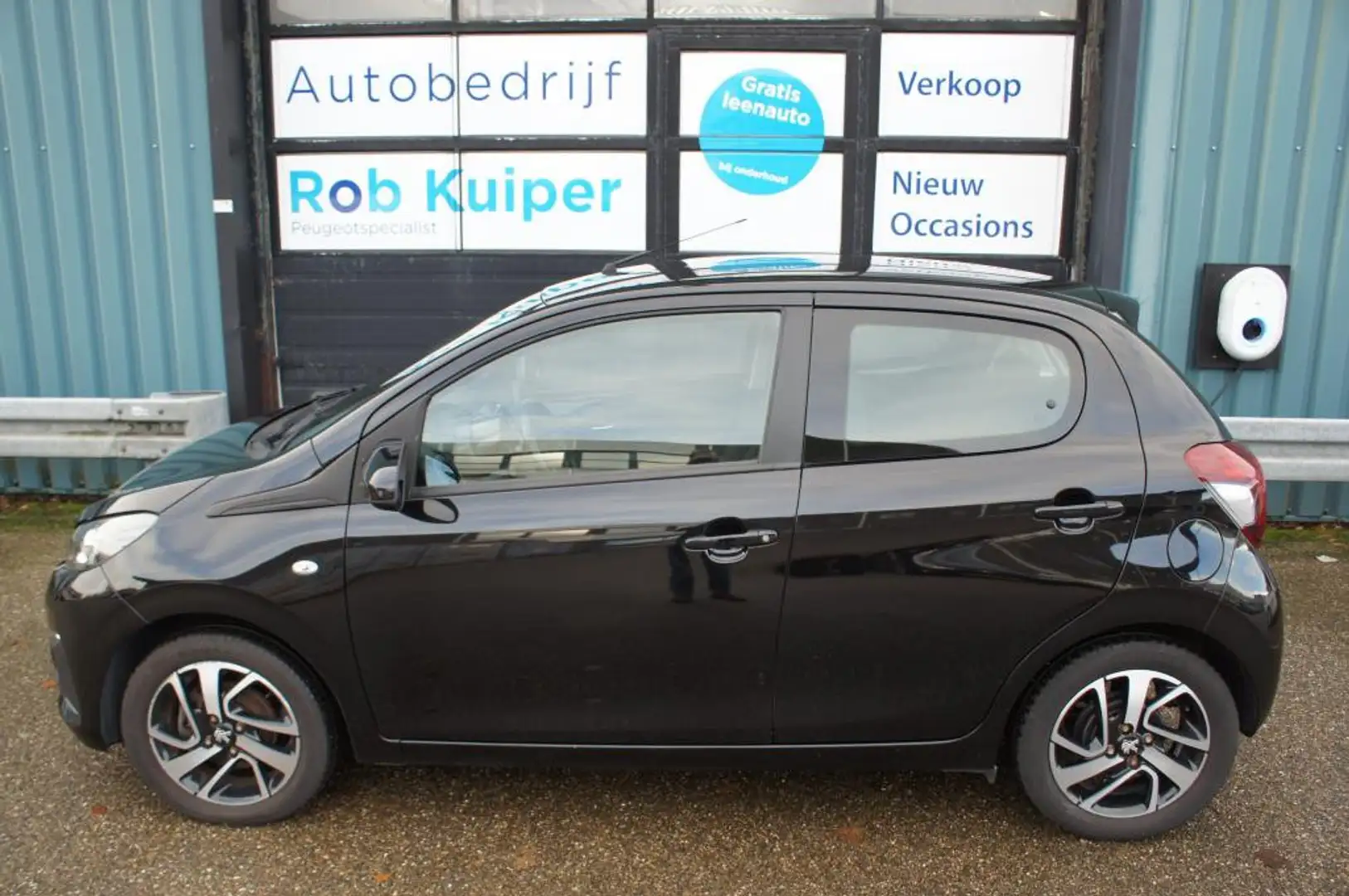 Peugeot 108 1.0 e-VTi Blue Lease Executive Noir - 1