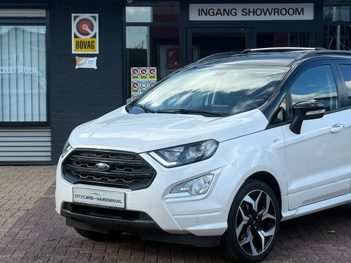 Ford EcoSport 1.0 EcoBoost ST-Line Black automaat 125 pk navigat Wit - 2