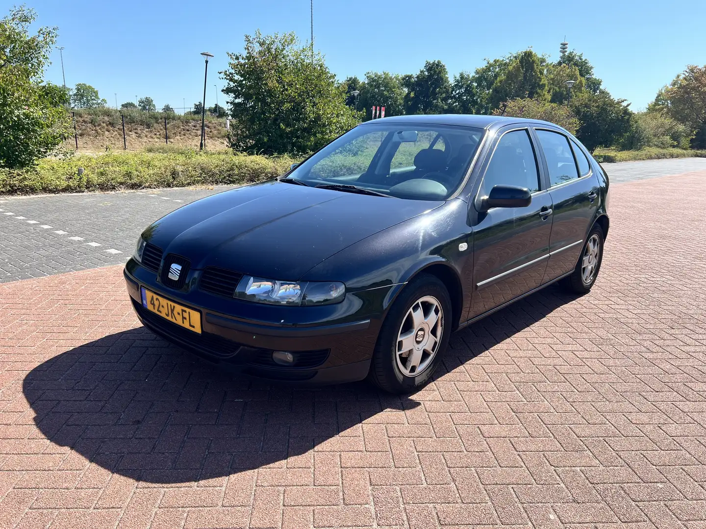 SEAT Leon 1.6-16V Sport apk 06-2026 Чёрный - 1