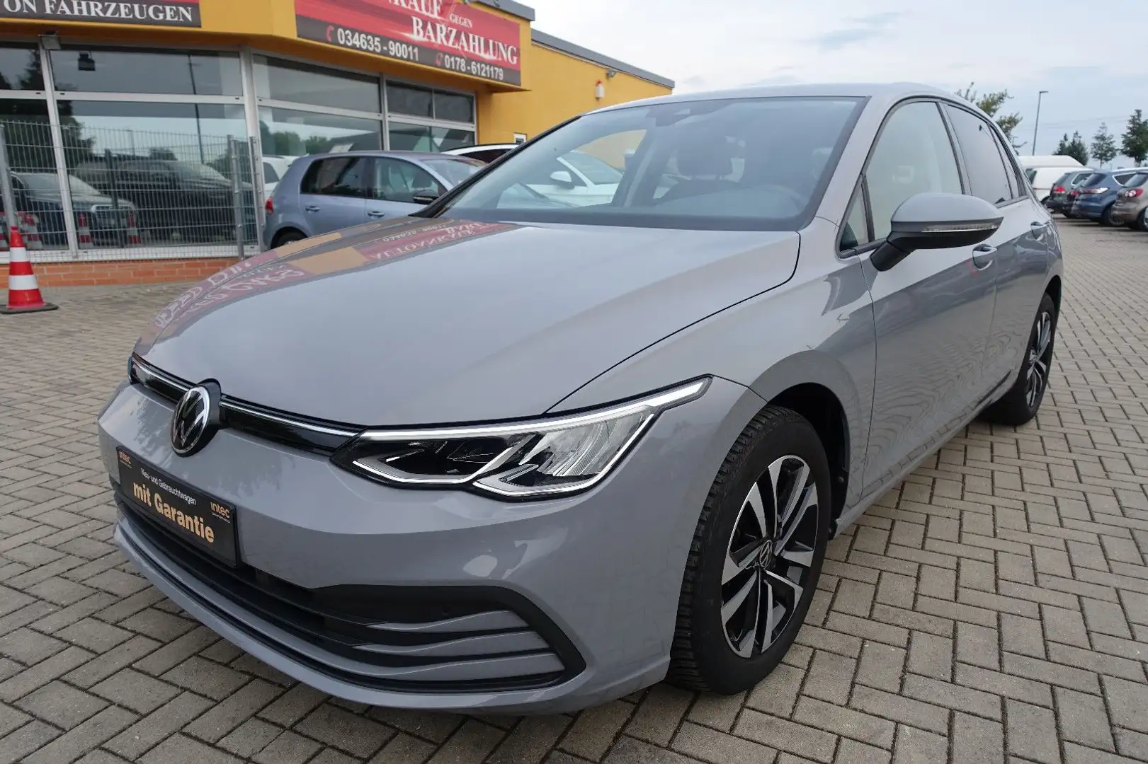 Volkswagen Golf VIII Lim. United*LED*ACC*Navi*AppleCarPlay* Gris - 1