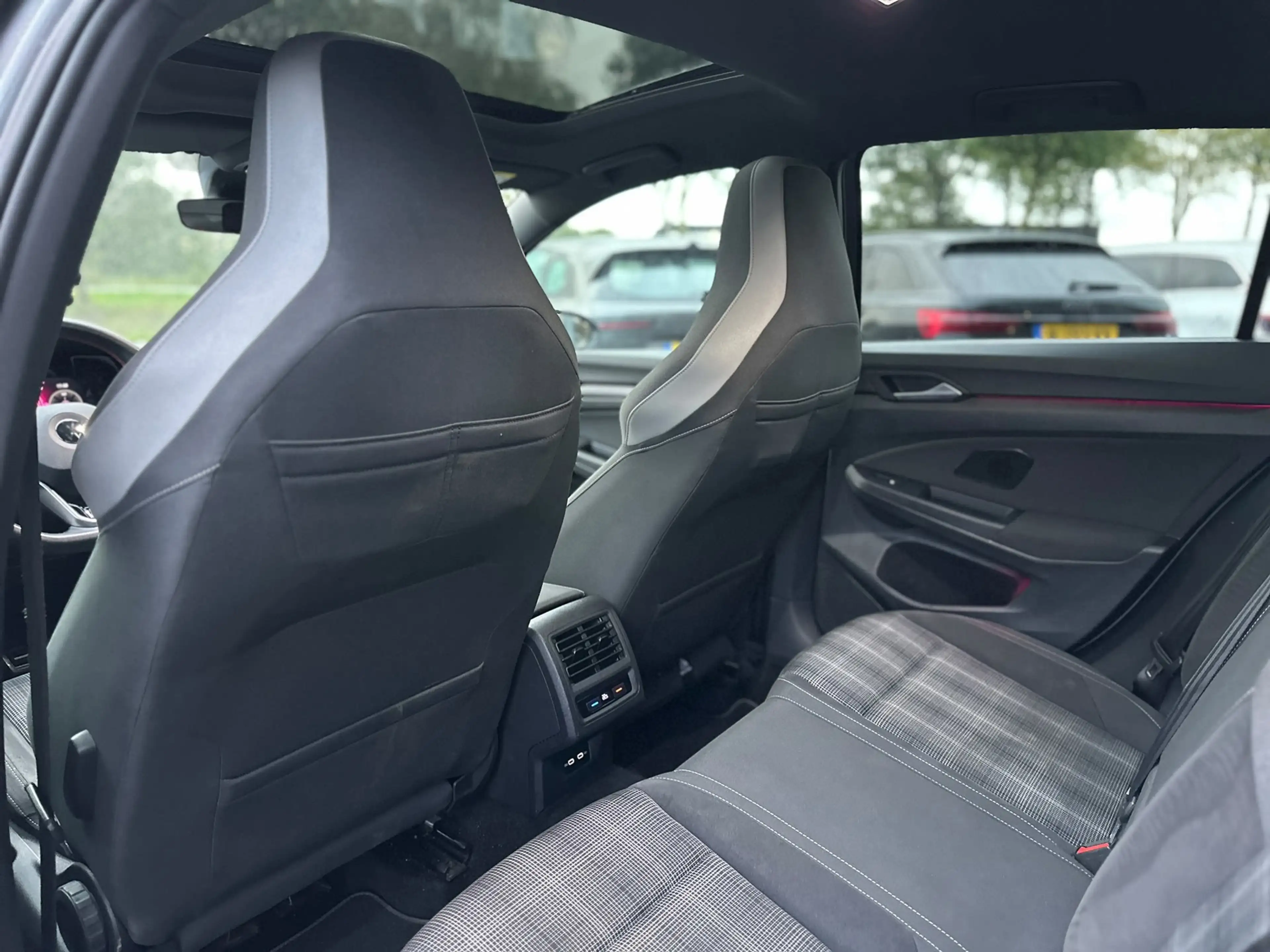Volkswagen Golf GTD 2.0 TDI | Full options | Pano | DSG | Head Up | H& — photo 17