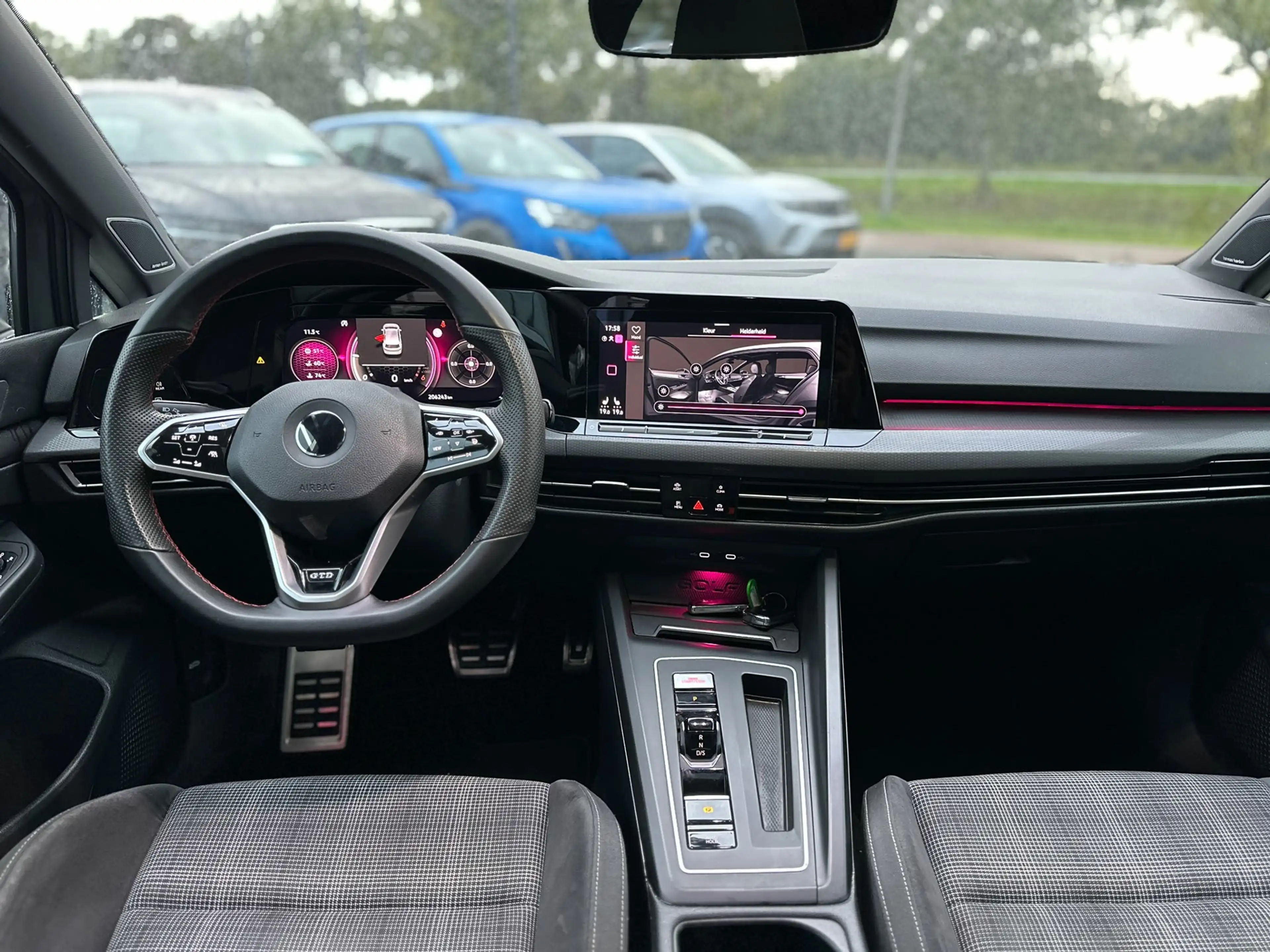 Volkswagen Golf GTD 2.0 TDI | Full options | Pano | DSG | Head Up | H& — photo 19