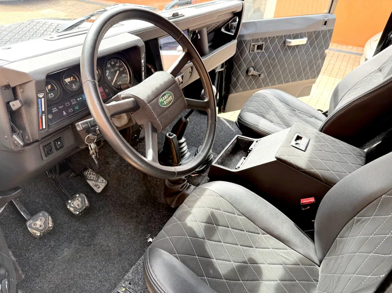 Land Rover Defender 90 TD 85CH, foto 6