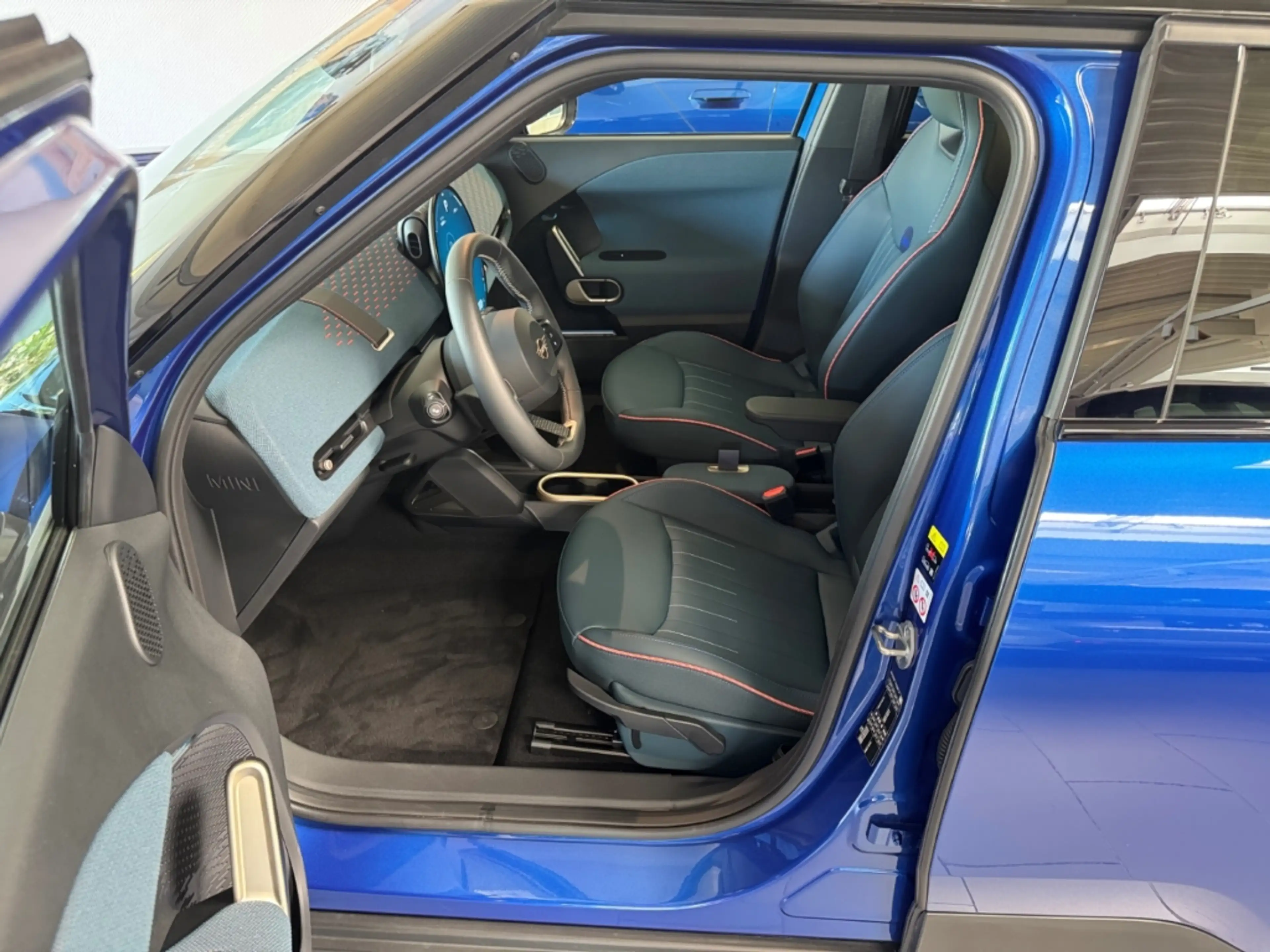 MINI Aceman Favoured Trim Leder Pano Park-Assistent — photo 8