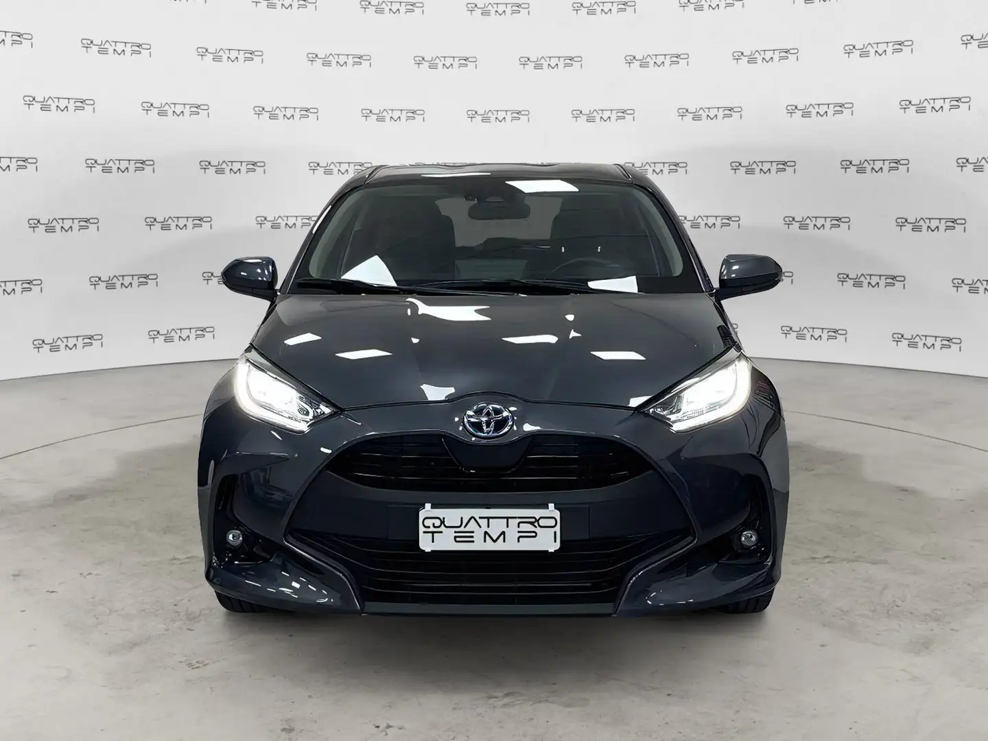 Toyota Yaris 1.5 Hybrid 5 porte Trend Gris - 2