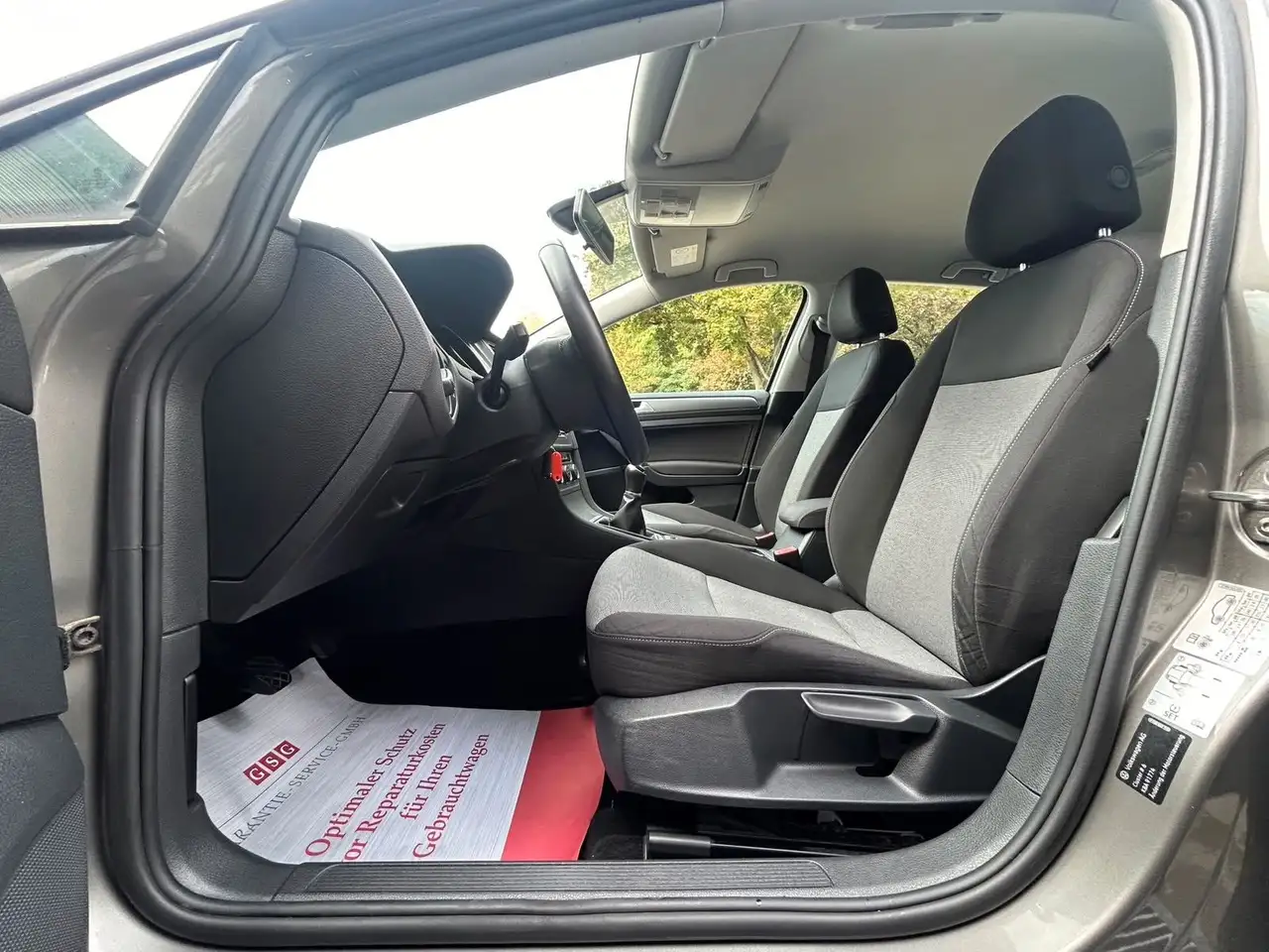 Volkswagen Golf Standard Model — photo 13 sur 36