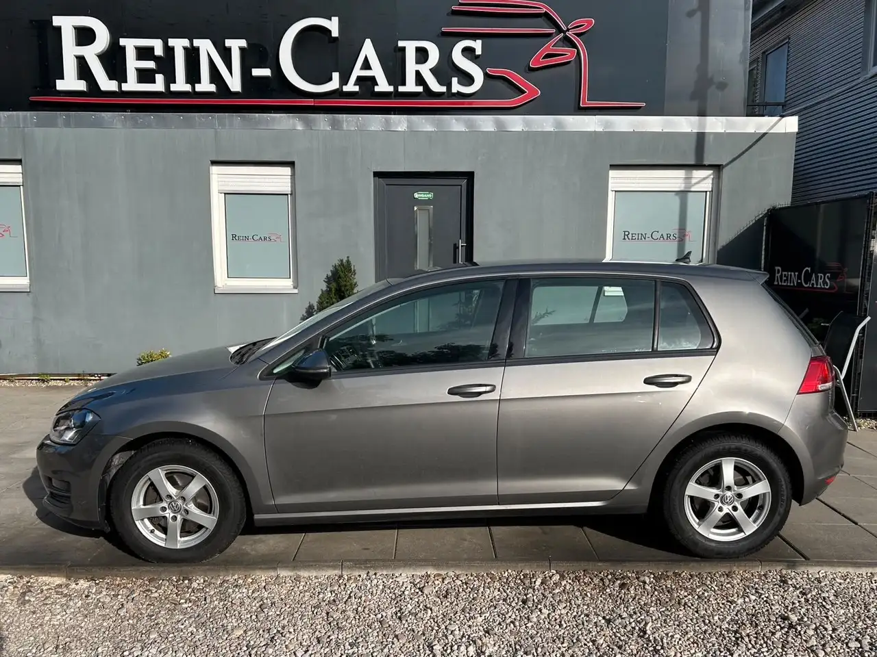 Volkswagen Golf Standard Model — photo 3 sur 36