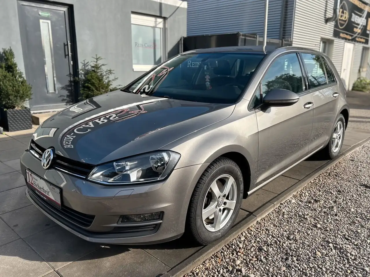 Volkswagen Golf Standard Model — photo 5 sur 36