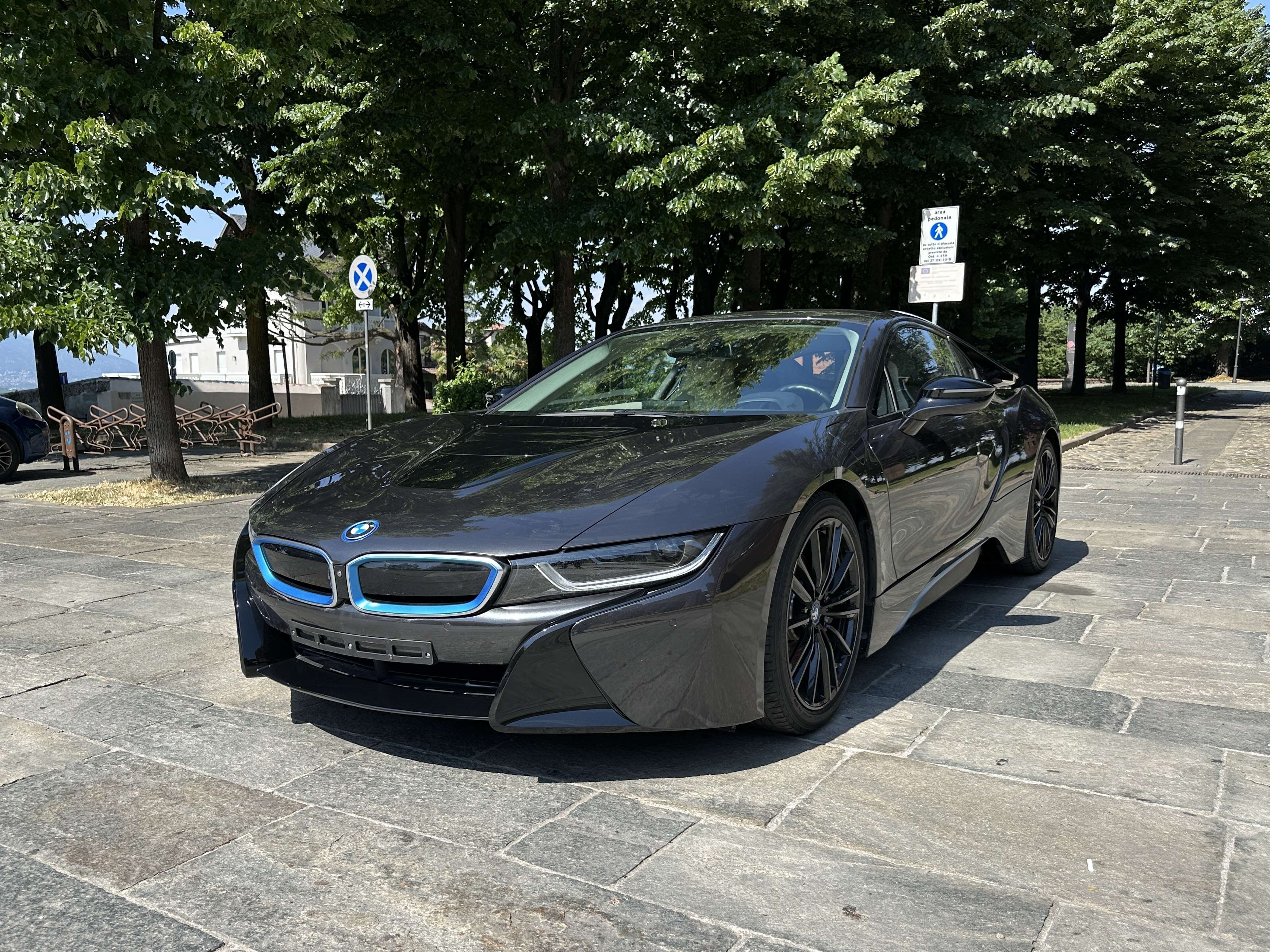 BMW i8