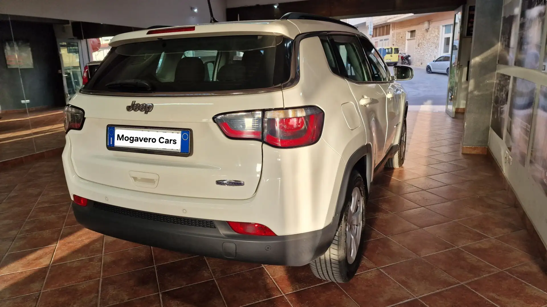 Jeep Compass Compass 1.6 Multijet II 2WD Longitude Blanc - 2