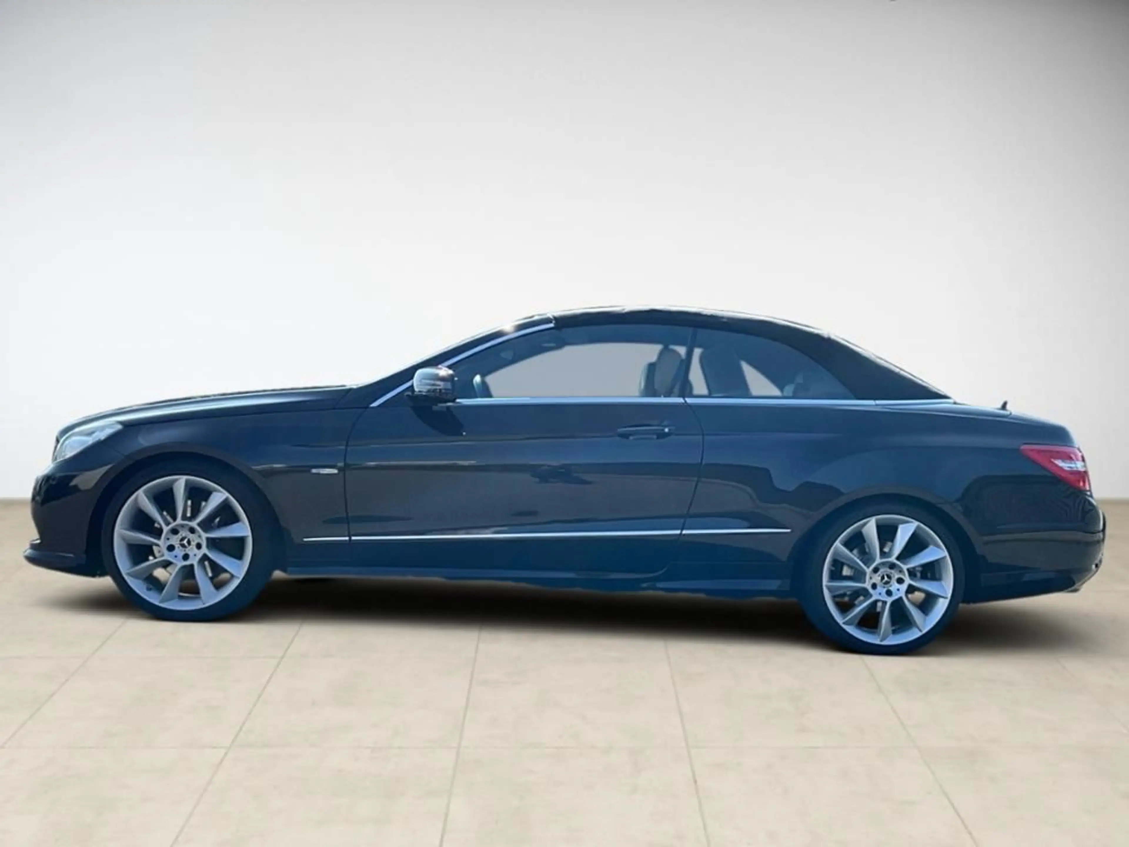 Mercedes-Benz E 250 BlueEFFICIENCY Cabriolet AHK AUT KlimaA LM — photo 7